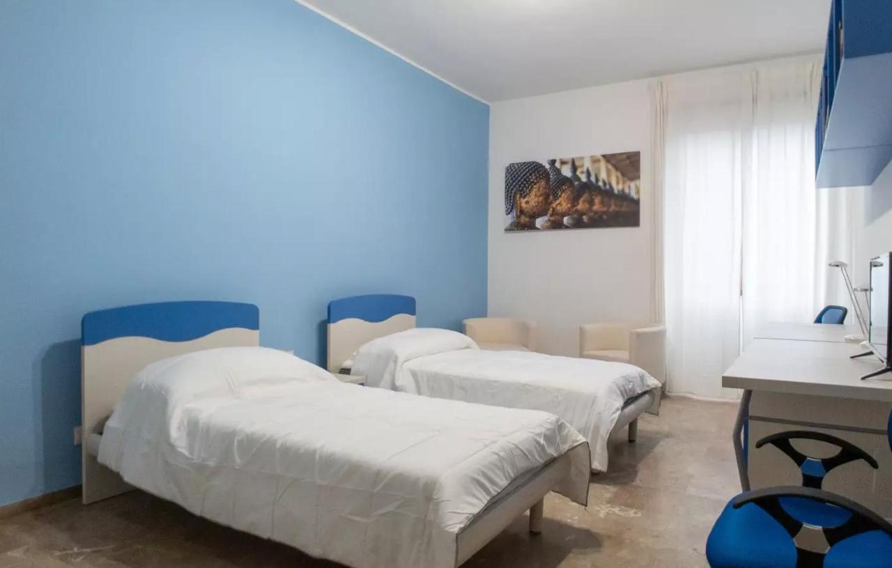 Cozy And Modern In Corvetto Mailand